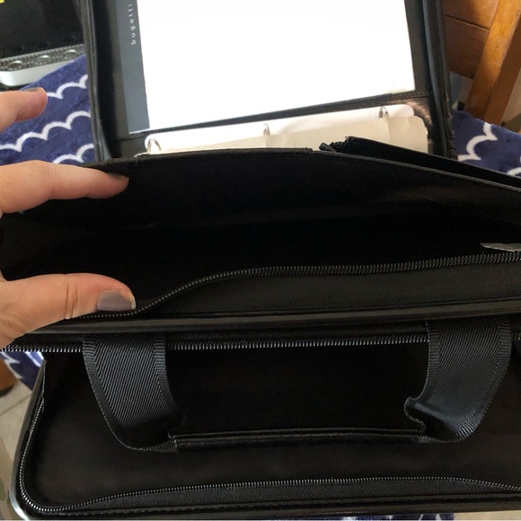 Bugatti briefcase - Picture 5 of 7